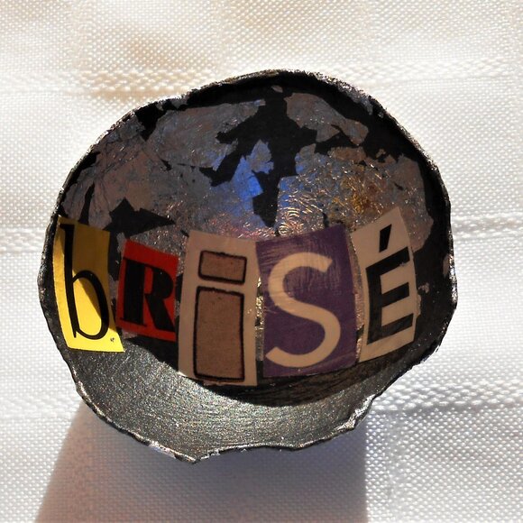 Handmade collages on a set of varnished eggshells - Picture 2 of 16